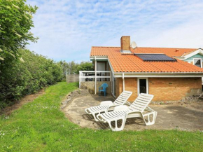 Restful Holiday Home in Ringk bing with Sauna